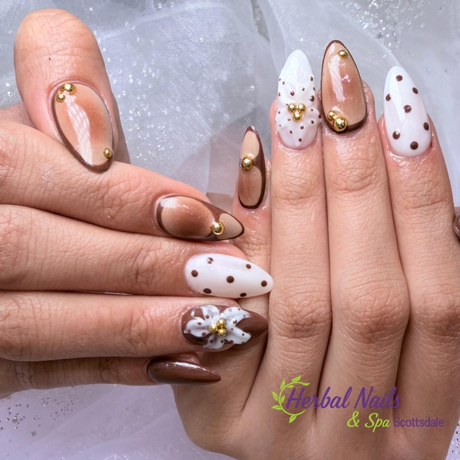 Herbal Nails & Spa at Lincoln- Scottsdale Marketplace